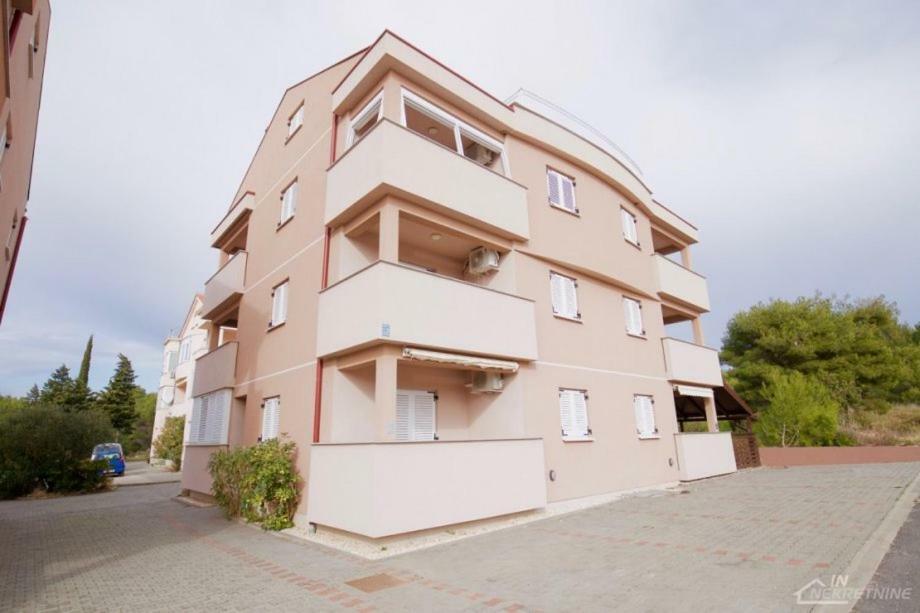 Apartments Dakovic Pakoštane Exteriör bild